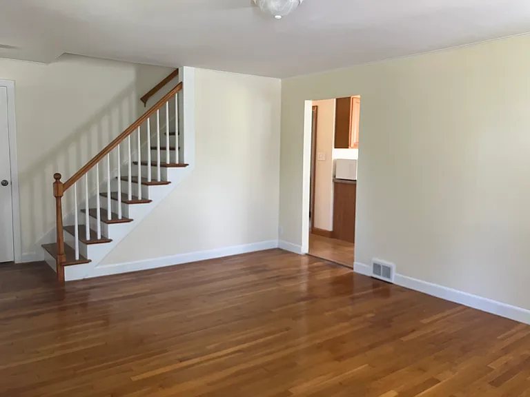 175 1st Crown Point Rd — Photo 14