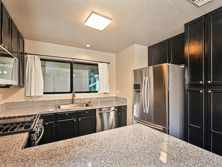 720 Donovan Ct — Photo 13