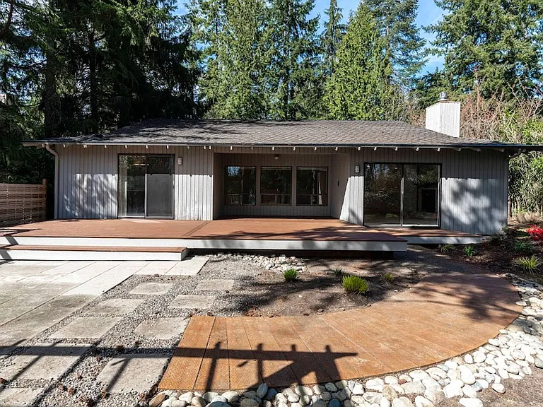 2217 Sahalee Dr W — Photo 21