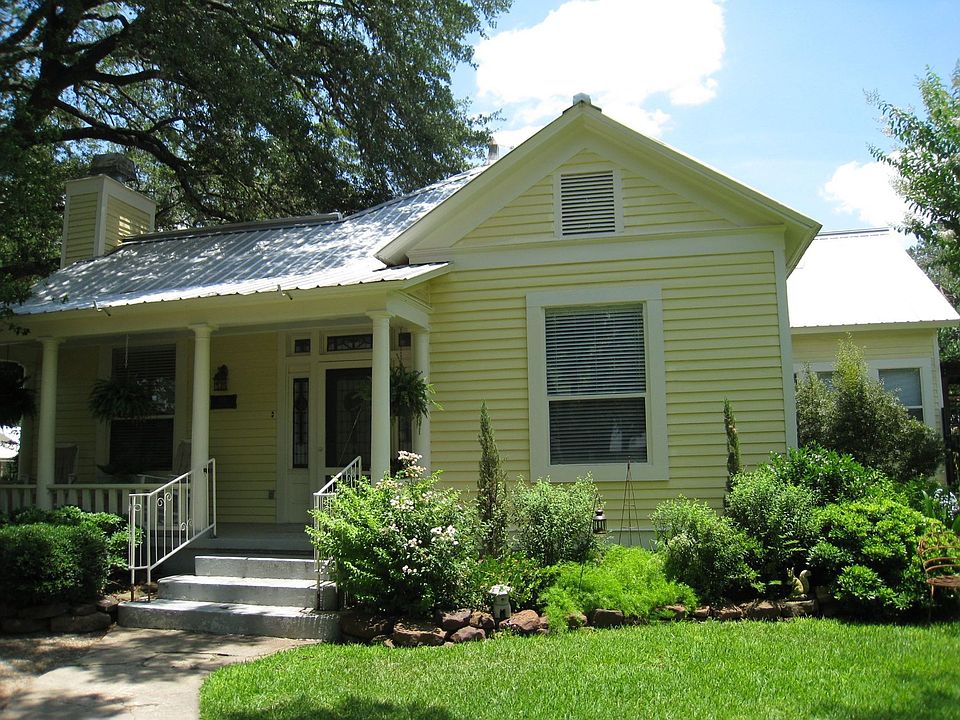1st image of 906 Hudgins St
