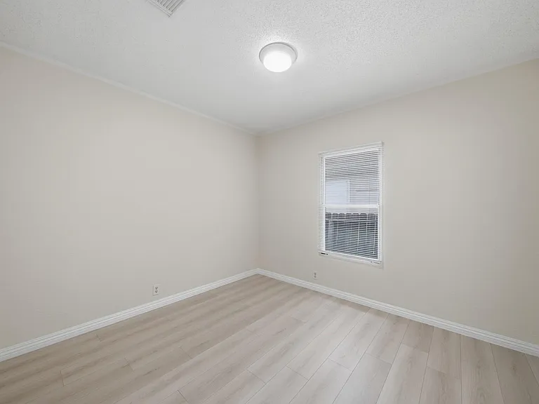 11730 Greenglen Dr — Photo 24