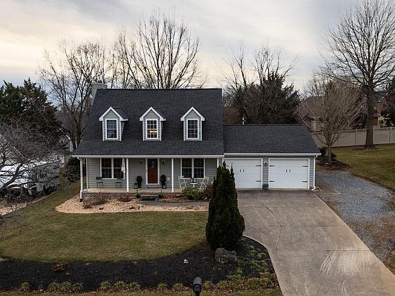 3rd image of 113 Willow Dr