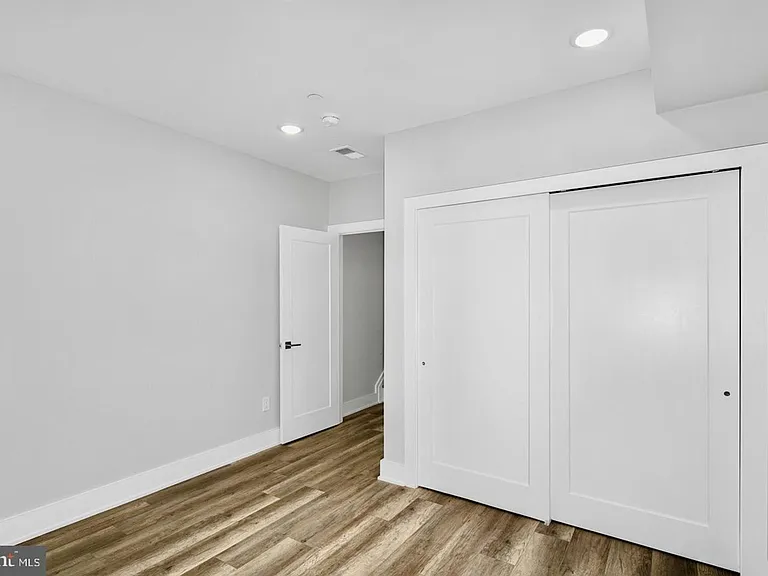 Brand New Luxury Apartments — Photo 26