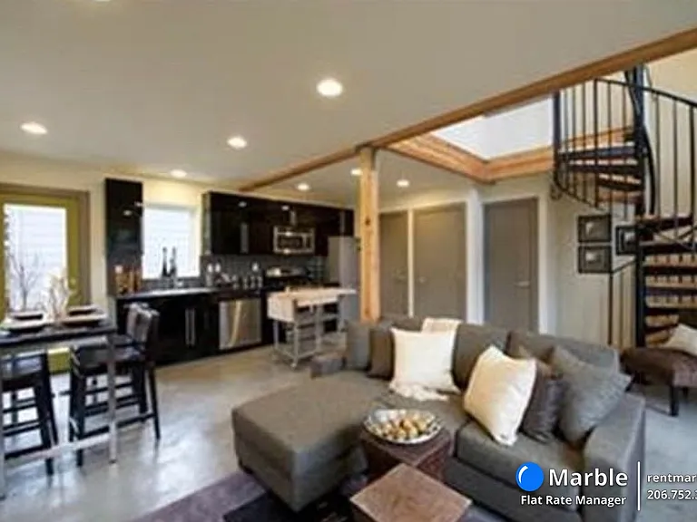2427 S Norman St — Photo 3