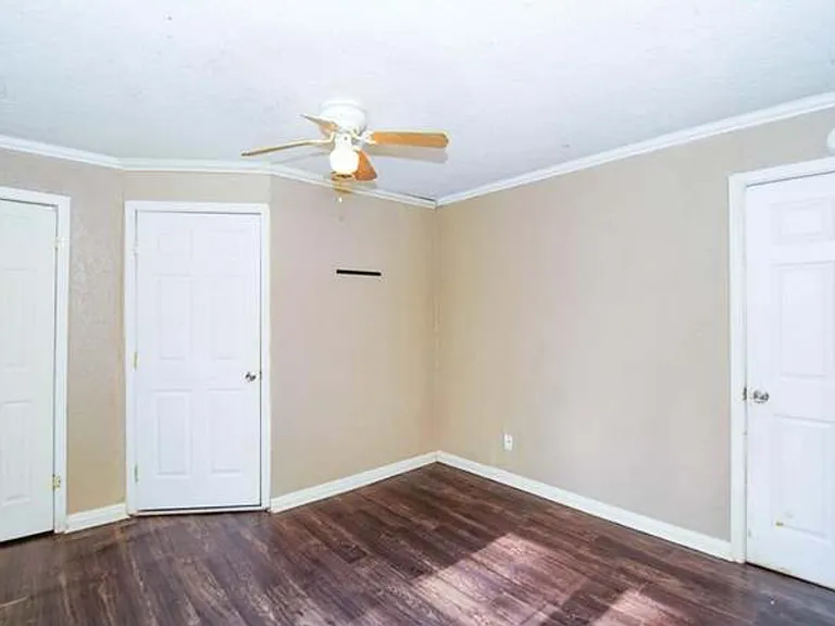 7917 Park Ave — Photo 5