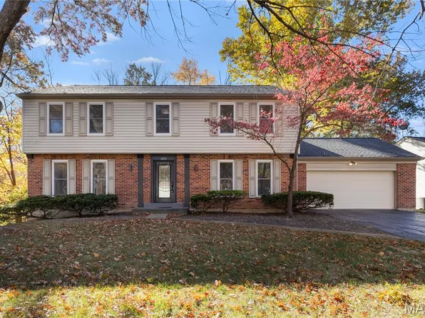 1020 Del Ebro Dr, Ballwin, MO 63011