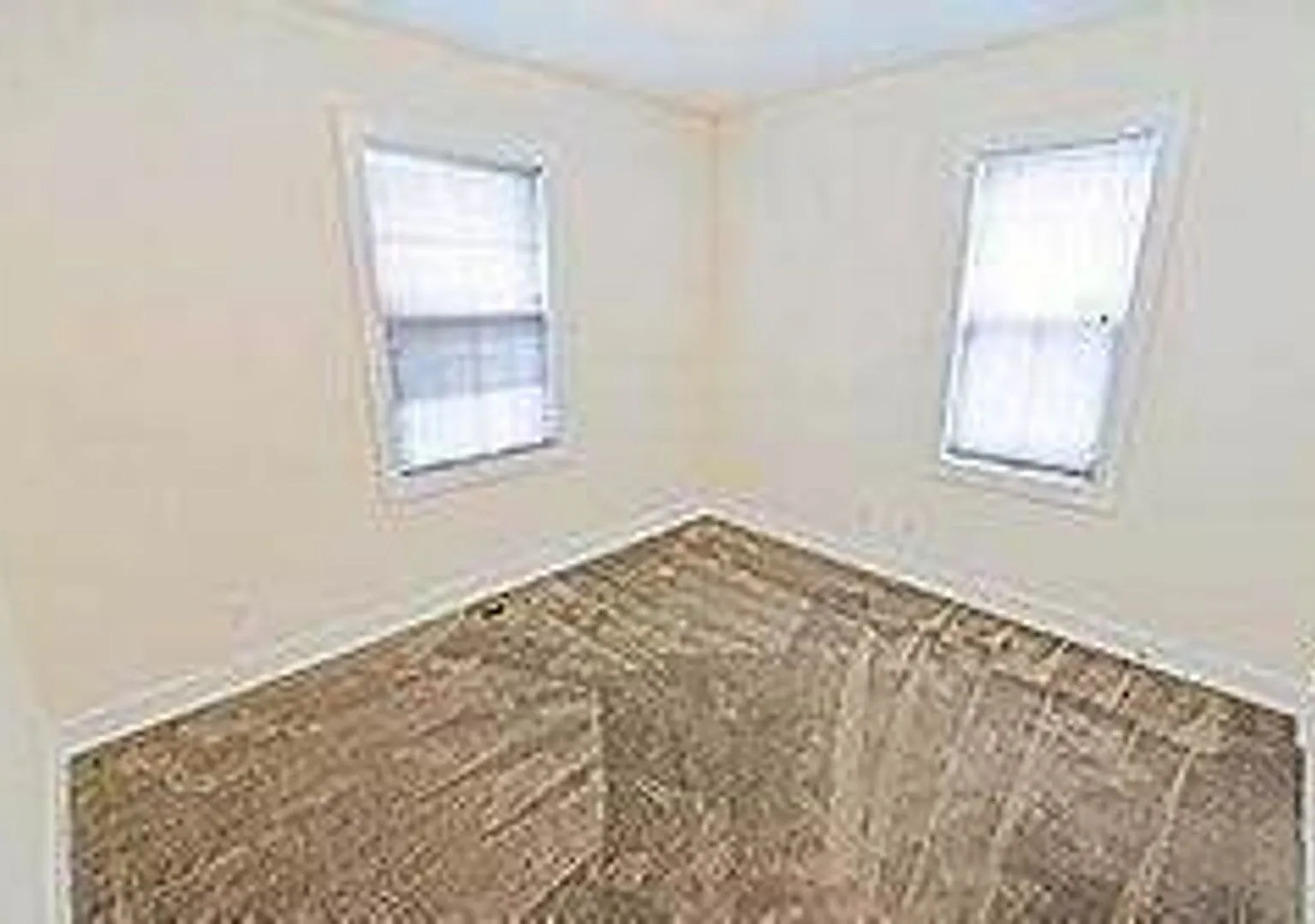 One bedroom close to downtown! — Photo 1