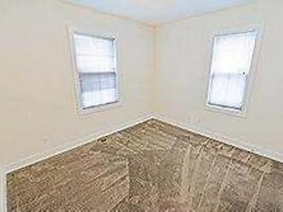 421 W 6th St #B