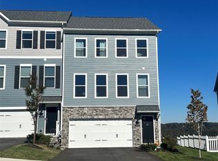 165 River Ridge Dr, Moon Township, PA 15108