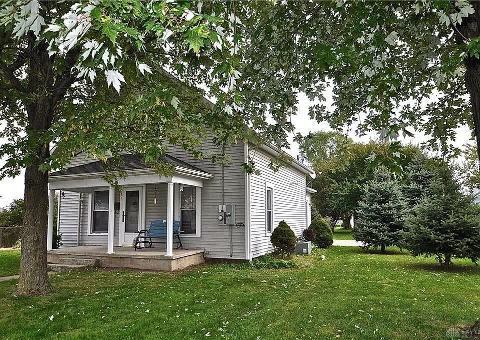 1st image of 526 Echo St