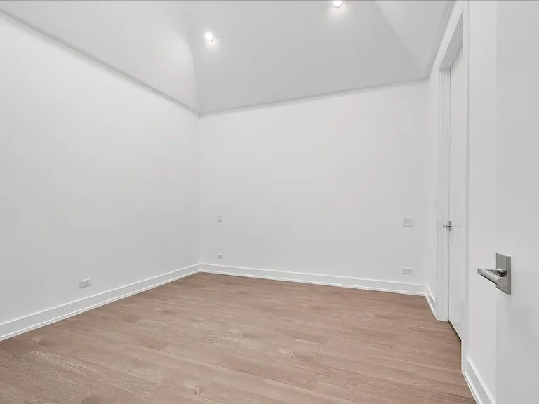 728 Lofts — Photo 11