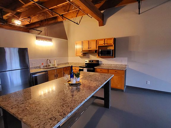 4th image of 1445 S 18th St #211