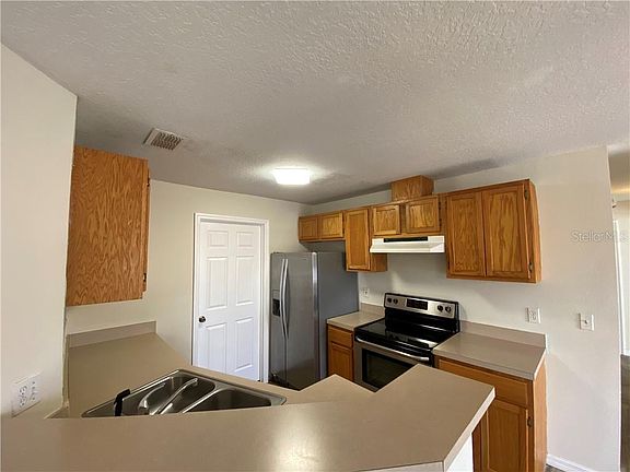5th image of 2111 Albion Ave