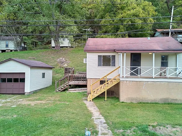 5494 Charleston Rd, Poca, WV 25159