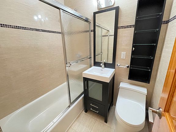 4th image of 58 W 36th St #3AB