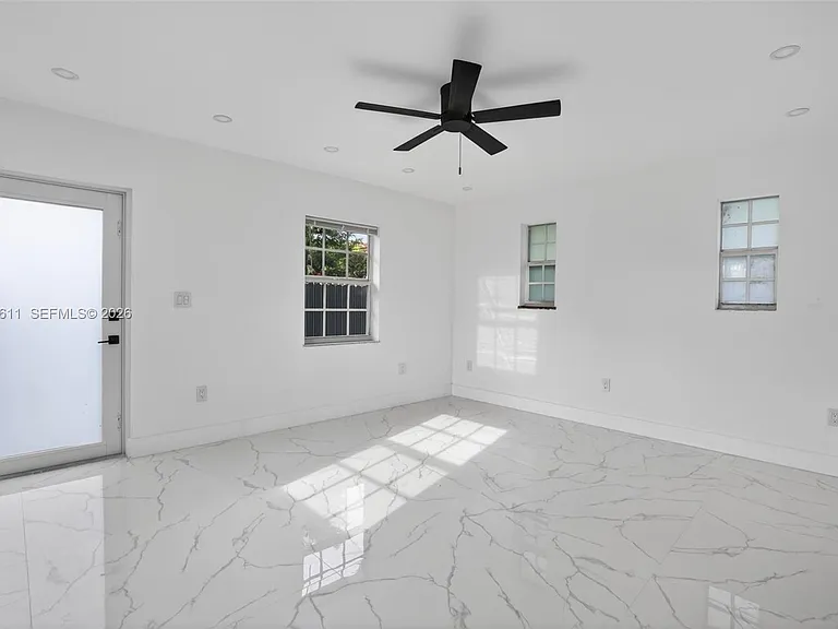 1920 SW 67th Ave — Photo 31