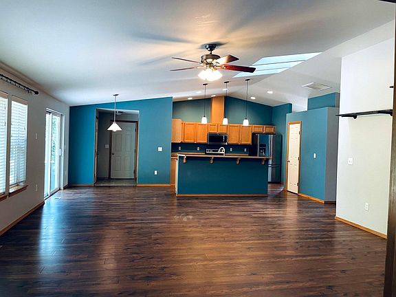 5th image of 2225 46th Ave NE