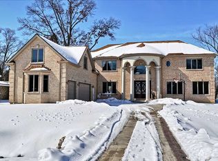 2104 Greenview Rd, Northbrook, IL 60062