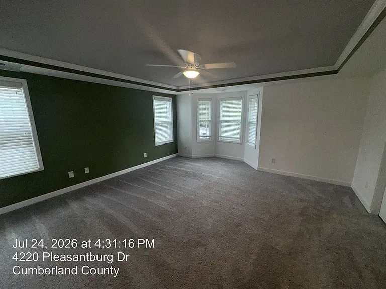 4220 Pleasantburg Dr — Photo 15