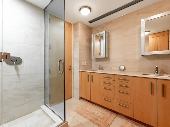 641 5th Avenue image 15 of 57