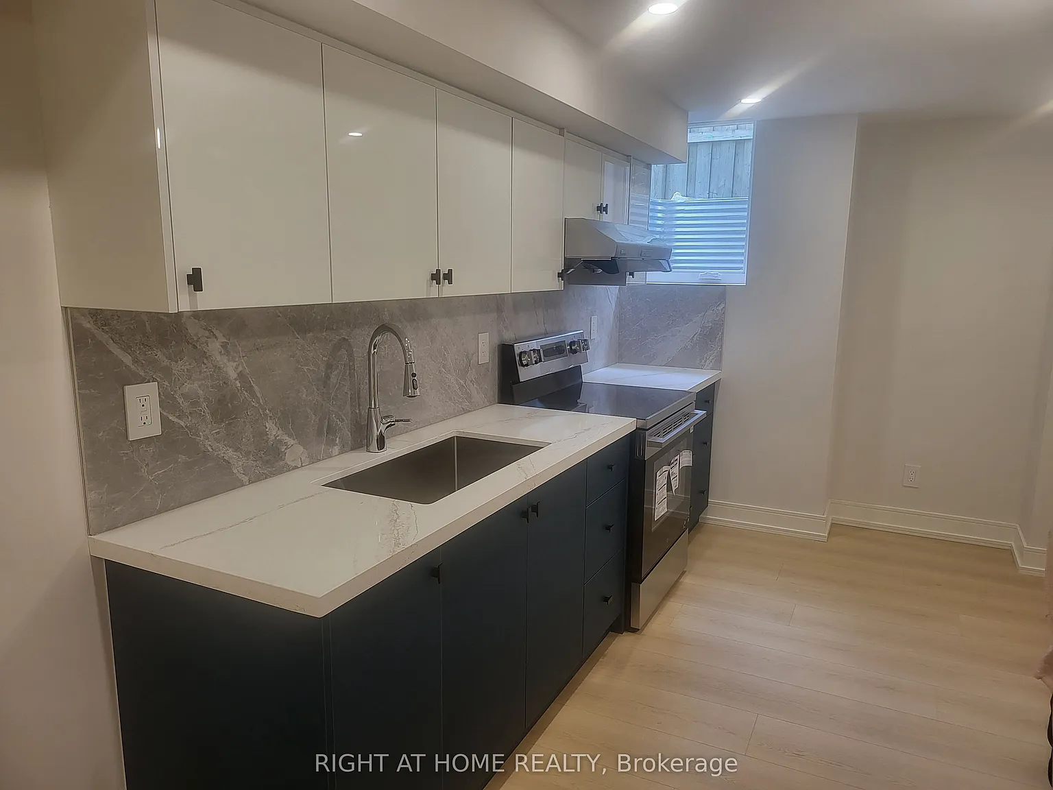 3 bed, $2,200 — Photo 2