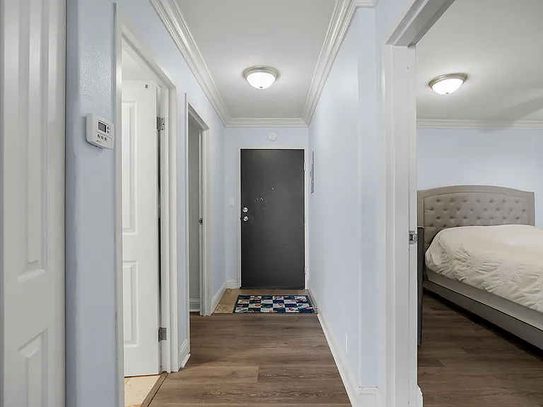 700 E 8th St #14 — Photo 16
