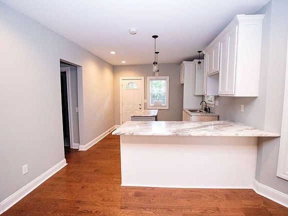 4th image of 1835 E Rich St