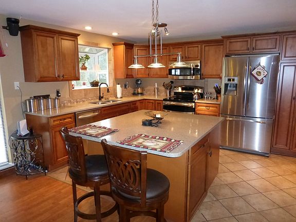 2nd image of 3130 Donnelly Dr SE
