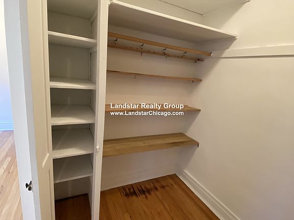 5th image of 2619 W Gunnison St #E2