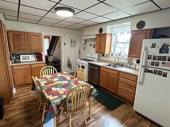 2nd image of 502 Ogden Ave