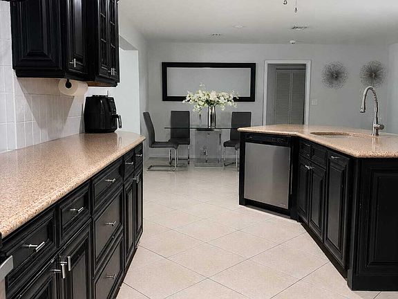 4th image of 1711 NE 41ST Street