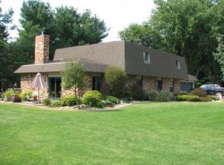 1708 12th Ave NE, Dyersville, IA 52040