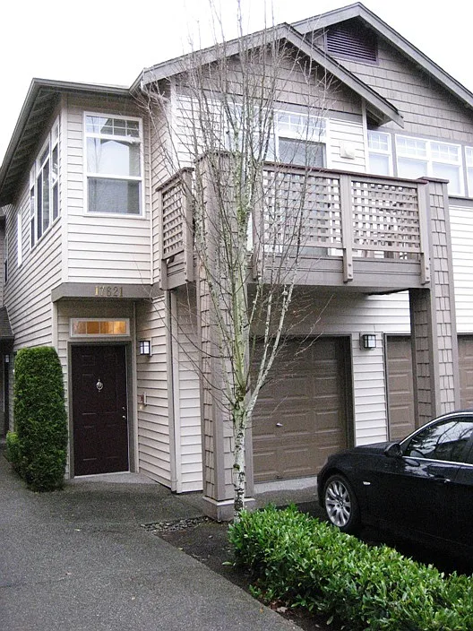 Beautiful Renton 3bd 2bath Townhome in Fairwood Neighboorhood! — Photo 2