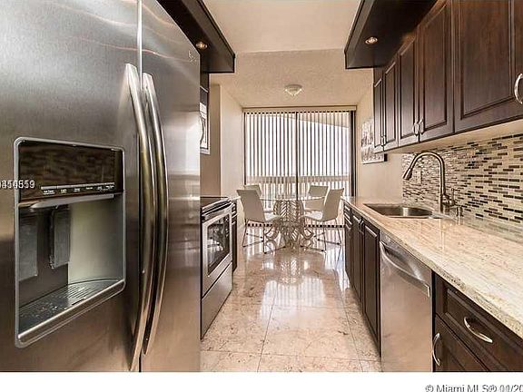 3rd image of 1000 E Island Blvd Ph 2
