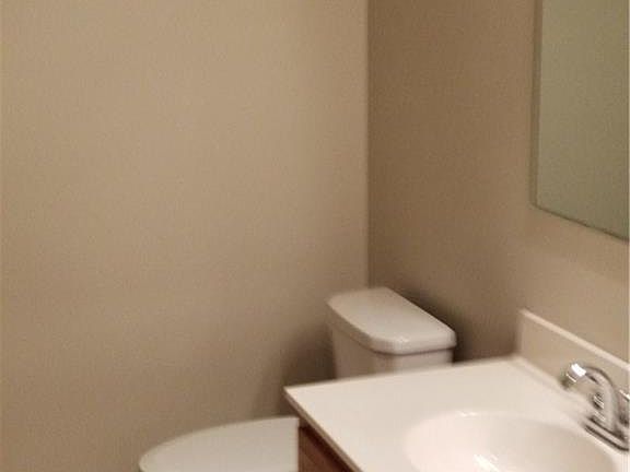 5th image of 42 Hickory Ln N #0
