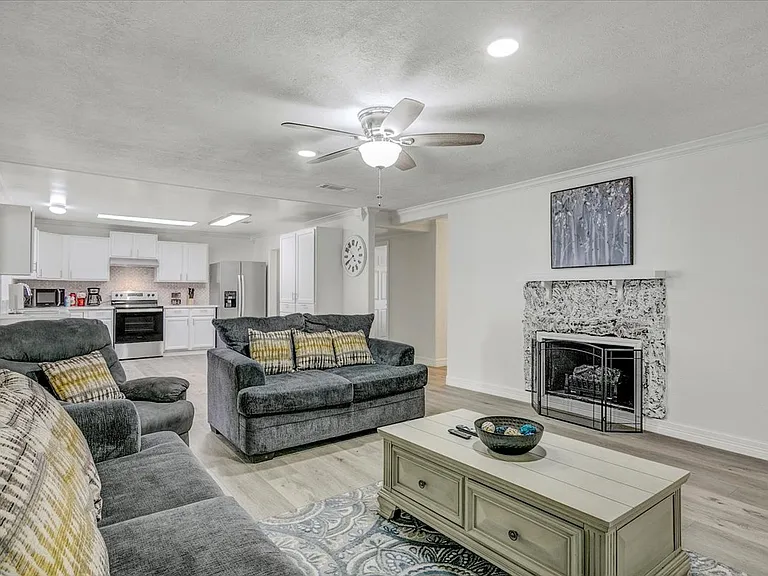 185 Weiss Bluff Rd — Photo 17