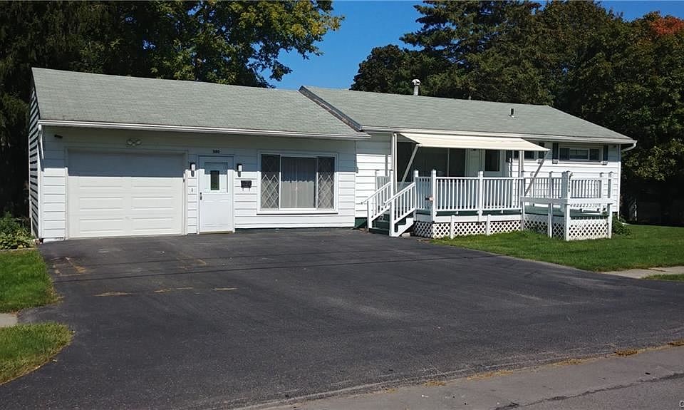 1st image of 300 Lynch Ave