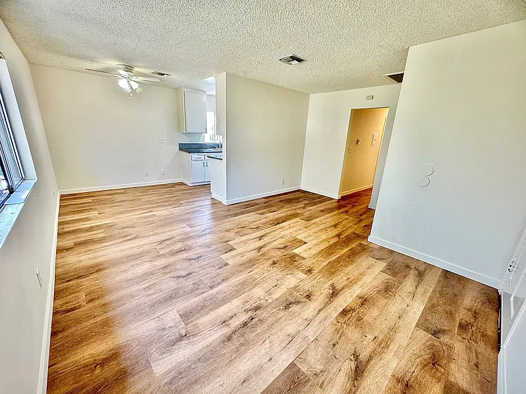 11200 Victory Blvd #9 — Photo 5