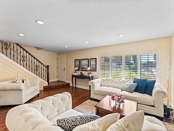 5th image of 676 Redwood Ln