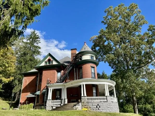 98 Edgwood Street Bldg. E, Wheeling, WV 26003