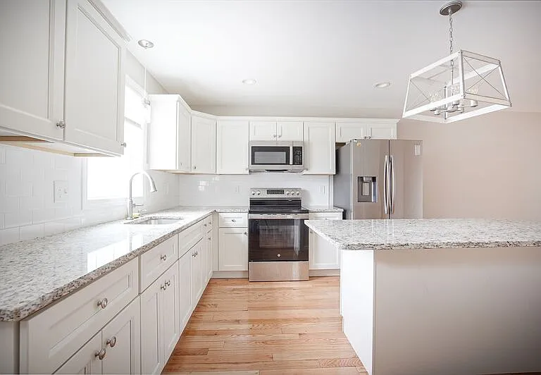 2 James St #1 — Photo 3
