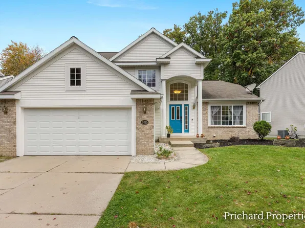 5715 W Grove Dr SE, Kentwood, MI 49512