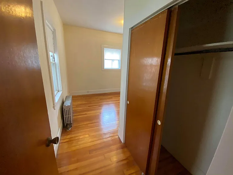 381 Harvard St — Photo 7
