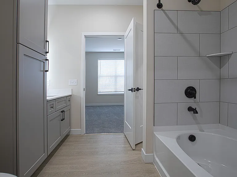 Relay 129 Apartments & Townhomes — Photo 51