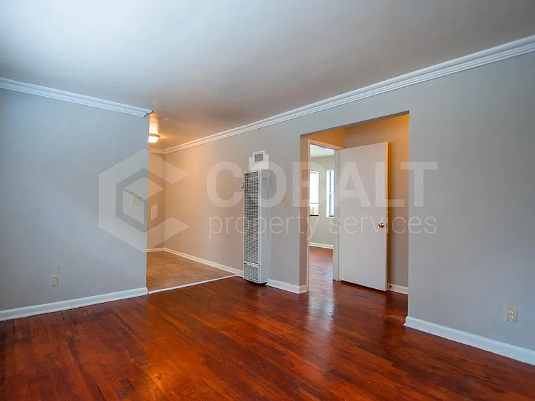 1009 Greenwood Ave NE #8 — Photo 2