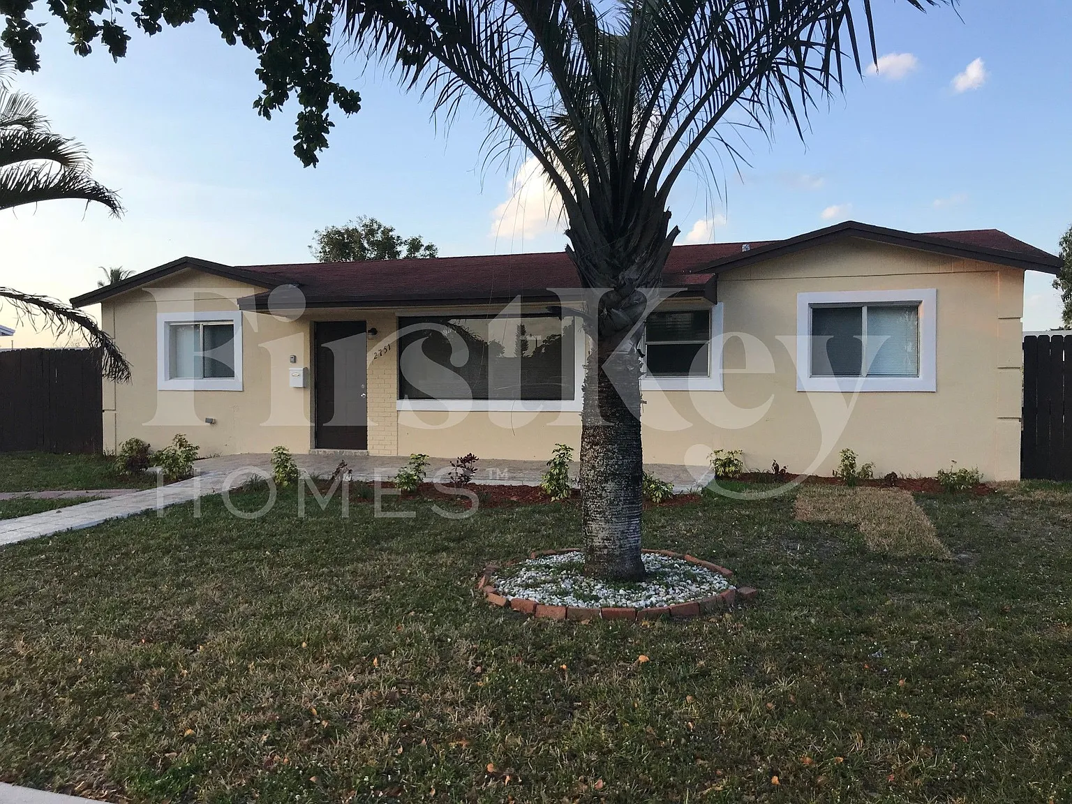 4 bed, 2.0 bath, 1238 sqft, $3,105 — Photo 3