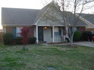7033 Foxhall Dr, Horn Lake, MS 38637