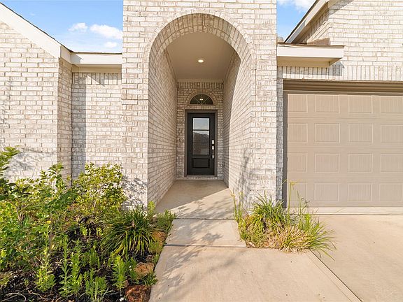 3rd image of 7410 Hillside Arbor Dr