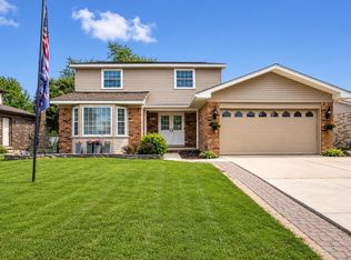 19511 Wherle Dr, Brownstown, MI 48193