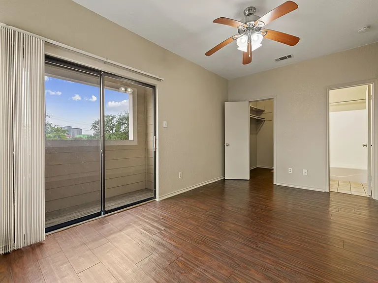 Stone Hill Apartments — Photo 43